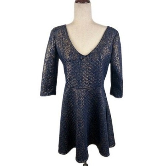 SHE Dress Women's Size Medium Navy Gold Textured V-Neck 3/4 Sleeve Fit & Flare - Picture 2 of 5